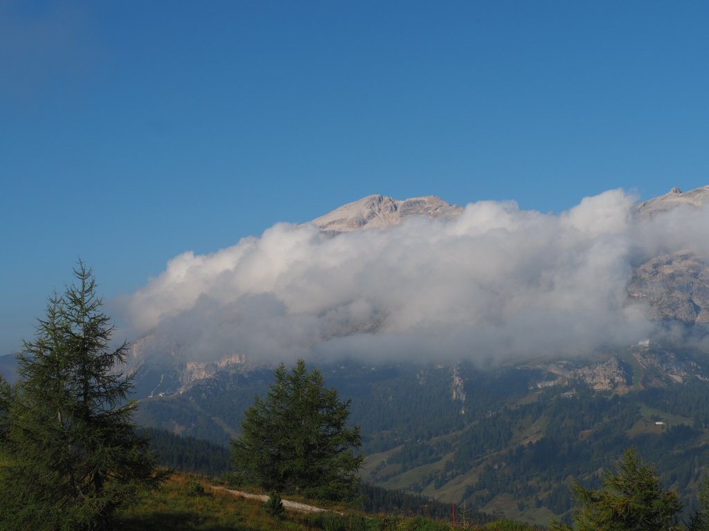 Mehr über den Artikel erfahren 30 Rifugio Pralongia bis Rifugio Boë (ehemalige Bamberger Hütte)