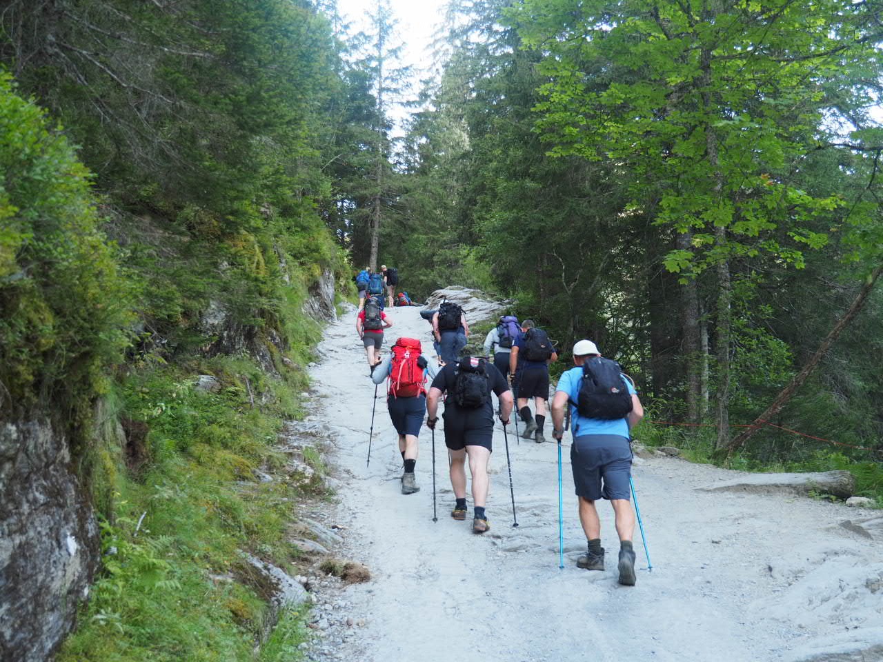 Mehr über den Artikel erfahren 81 Les Contamines – Refuge de la Croix de Bonhomme